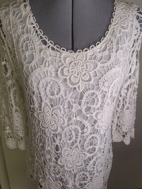 White Crochet Lace Tunic Top - Elegant Floral Overlay.  Size Med